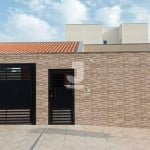 Casa a venda no Portal V. Azaléia, possui 3 quartos, sendo 1 suite, sala, cozinha, lavanderia, quintal,1 banheiro e 4 vagas na garagem.