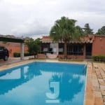 Vende se Casa totalmente térrea em condomínio residencial na Vila Petrópolis em Atibaia