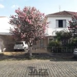 Casa no melhor local do centro de Amparo próxima do Jardim Público com terreno de 593 metros