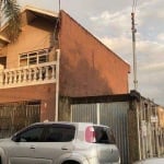 Casa térrea, no bairro Vila Mota na admirável cidade de Bragança Paulista.