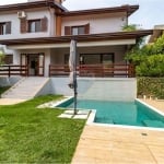 RE/MAX VENDE Casa em condomínio em Sousas, SP, com 4 quartos, 4 vagas, 337,11M2, R$ 2.235.000,00 Condomínio Arboreto dos Jequitibás.