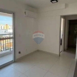 Apartamento 35m², semi mobiliado, 01 quarto, cozinha americana, sacada, 01 vaga, planejados e ar condicionado para alugar no Condomínio Urban Taquaral