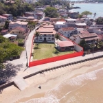 Espetacular Casa Duplex Frente Mar com terreno plano na paradisíaca Praia de Parati em Anchieta-ES