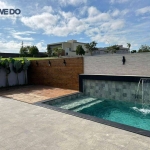 Casa com Piscina no Condomínio Fazenda Santa Lucia em Americana