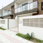 Sobrado com 3 dormitórios à venda, 96 m² por R$ 519.000,00 - Brejatuba - Guaratuba/PR