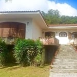 Casa térrea com amplo quintal e venda - Centro - Colombo/PR