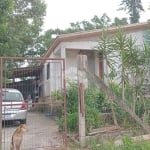 CASA TÉRREA DE 2 QUARTOS  EM TERRENO DE ESQUINA