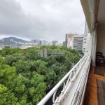 Apartamento a venda na Praia de Botafogo, com aproximadamente 300 m², com uma vista deslumbrante da praia e Pão de Açúcar, salão com aproximadamente 70m² em 3 ambientes, 4 quartos, suíte, 1 vaga de ga