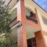 Casa à venda na Rua Doutor Aníbal Moreira - Tijuca com aproximadamente 300m², apenas a 700 metros do metrô Uruguai! Casa triplex com 6 quartos, churrasqueira e piscina!