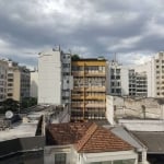 Vendo apartamento de 2 quartos em rua Soriano de Souza,