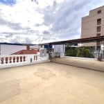 Casa com terraço gourmet e vista panorâmica na Tijuca