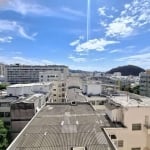 Apartamento à venda na Rua Conde de Bonfim. Sala e quarto espetacular. Bairro da Tijuca.