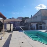 Casa residencial com 3 dormitórios e piscina