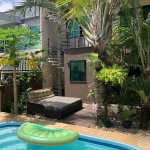 Casa com piscina na Praia dos Amores em Balneario Camboriu