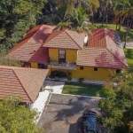 Casa em condomínio de alto padrão em terreno de 5.500 m&#178;