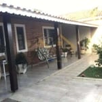 Casa 170 m2 área &#250;til e 200 m2 terreno 2 dormitórios,1 suíte, 3 vagas.