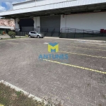 Alugue galpão em Condomínio, com 1.090m² em Comportas (Prazeres). Possui doca