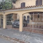 Casa comercial em Moema com 05 salas, 3 banheiros e 2 vagas - necessita de reforma