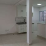 Apartamento térreo na Vila Mazzei para locação.