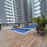 Excelente apartamento de 2 quartos, andar alto, vista livre em condomínio com área de lazer e 16 lojas comerciais.