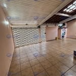 Casa para locação com 02 dormitórios, sendo 01 suíte no Jardim Pacaembu - Jundiaí - SP.