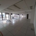 Excelente Sala de 50m2 com vaga ao lado do Metro