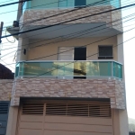 Sobrado com mais 3 casas a venda.