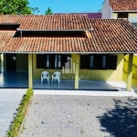 Excelente Casa Com 03 Dormitórios, Apenas 90m Da Terceira Pedra!