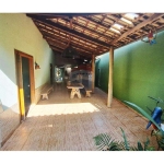 Uma Chácara De 940 m² com 3 casas maravilhosas, construções usadas mais muito novas.