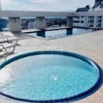 Flat com Hidromassagem,  camareira piscina e salão de jogos em São Vicente