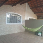 Casa de 90m² com 2 quartos, 1 suíte com planta á venda no bairro Vila Tupi em  Praia Grande - SP.