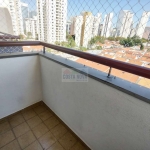 Apartamento com 3 quartos, sala com varanda, 2 vagas, condomínio com piscina