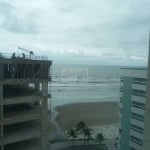 Apartamento de 58 m² 1 Suíte e 1 banheiro acesso direto para a varanda.  30 metros do Mar.