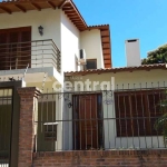 Casa 4 dormitórios com piscina