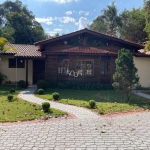 Casa de madeira à venda no condomínio Chácaras Flora em Itu, com 300m² de área construída e 2.788,58m² de terreno.