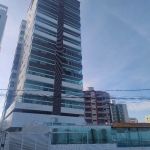 Apartamento com piscina e varanda com vista do mar