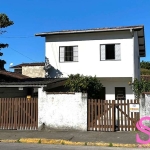 Casa Sobrado, com 6 dormitórios, para venda, na região central de Ubatuba - SP