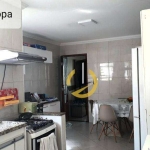 Casa à venda no Ipiranga - 192m² terreno - 3 dormitórios (1 suíte) - 3 banheiros - Churrasqueira - 2 vagas