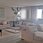 Apartamento com 220 m² AU, 3 dormitórios, sendo 1 suíte e 2 vagas, todo reformado, à venda no Jardim Paulista