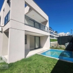 Casa duplex para locação de 3 quartos, 138m² por R$6.713,36. no Recreio dos Bandeirantes - Rio de Janeiro - RJ.