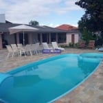 Residencia com piscina