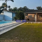 Residencia com Piscina