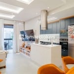 Apartamento totalmente reformado, porteira fechada, finamente decorado com 93m² na região do ABM