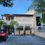 Casa de Condomínio Para Vender com 4 quartos 4 suítes no bairro Pedra do Sal em Salvador