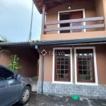 CASA A 50 METROS DA PRAIA À VENDA 3 DORM, 4 WC, 2 VAGAS POR R$ 910.000,00