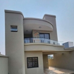 CASA EM CONDOMINIO FECHADO COM 4 SUITES - 140m²