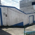 Casa com terreno amplo medindo 300 m² para construção e investimento na Cajazeiras X, escriturado a venda em Salvador Bahia