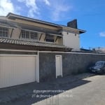 Casa Livre Duplex Alto Padrão em terreno de 700 m² área construída de 422² cinco quartos, 8 vagas vender Rua da Ilha e 21 de Agosto em Itapuã Salvador