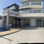 Casa Triplex de 3 Quartos a Venda na Barra da Tijuca