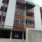 Apartamento amplo com 3 quartos em Campo Grande - Recife - PE